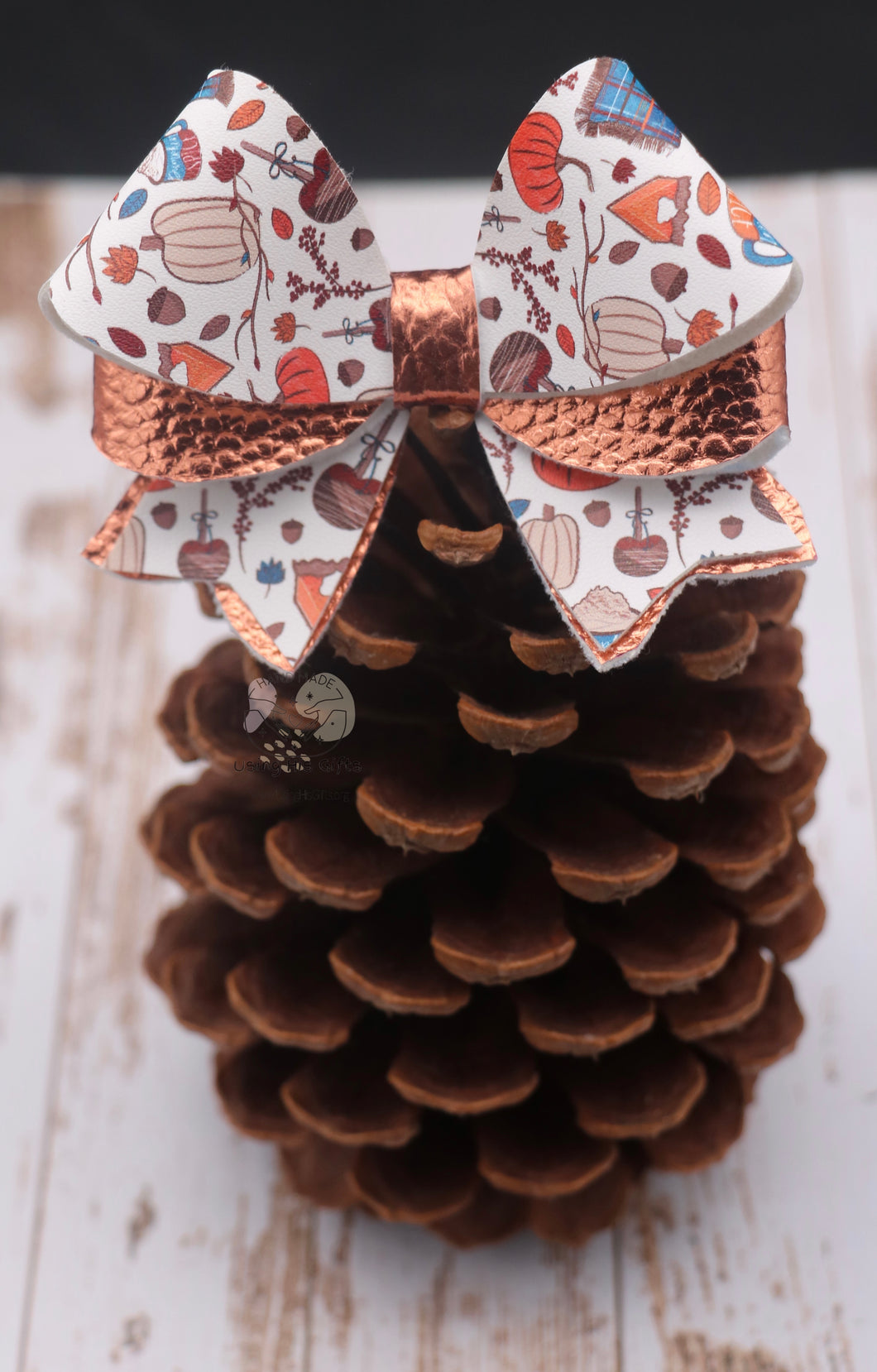 Pumpkin pie 3.5 inch metallic hair bow