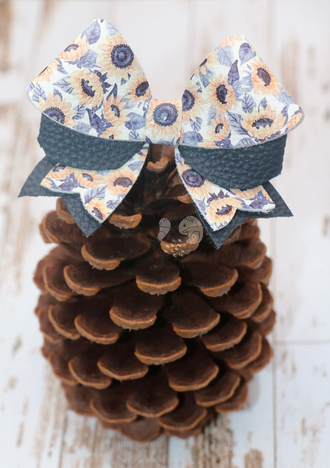 Fall sunflower denim blue 3.5 inch hair bow.